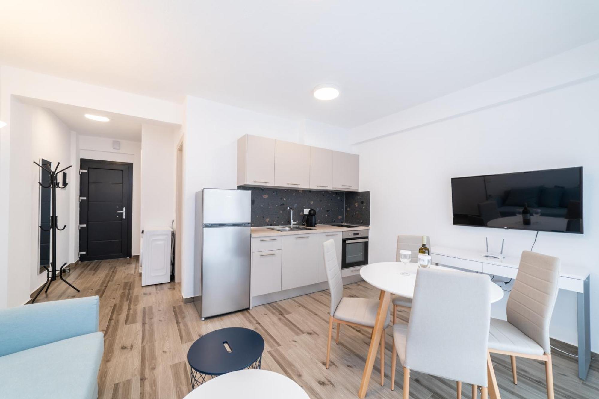 Aphrodite Residential Complex Ofrinion Ngoại thất bức ảnh
